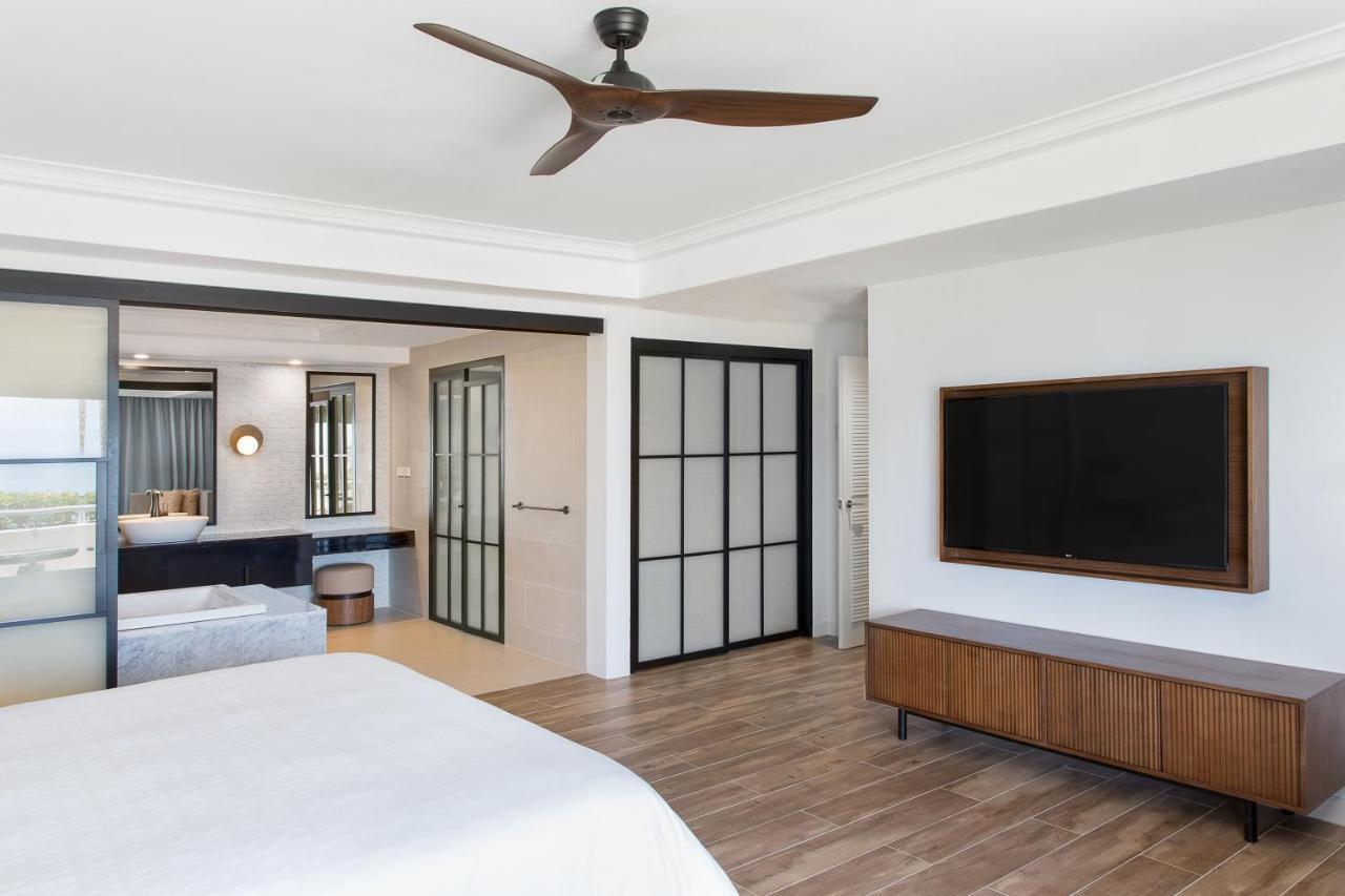 1 Bedroom Presidential Suite 1 King Oceanfront
